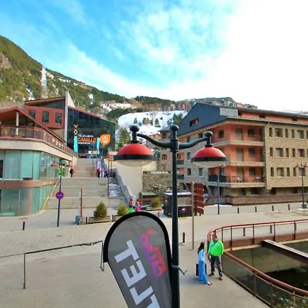 Areny, Centro, En Frente Del Telecabina De Grandvalira *